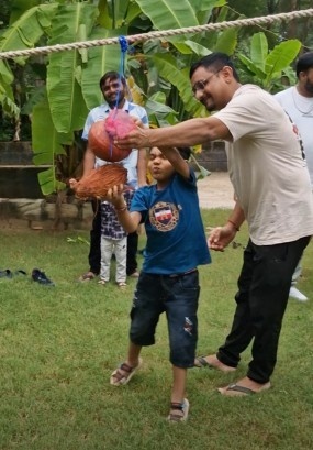 Child breaking Matki