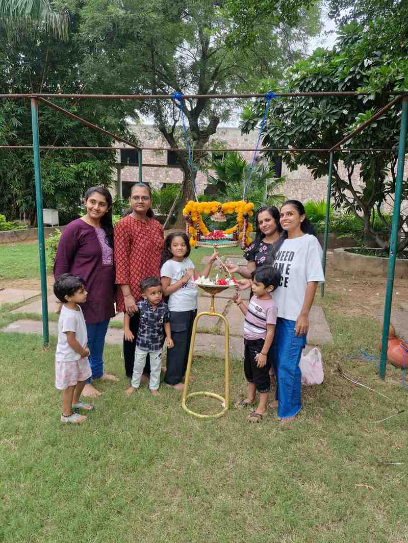 Beautiful Jhula Darshan